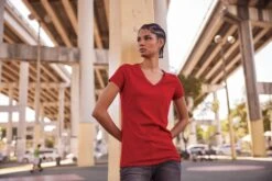 OUTLET-New Era Ladies Heritage Blend V-Neck Tee -Thread Logic Store LNEA101 Scarlet Model Lifestyle FA23 ES24 b35e20df f338 4c99 a67e 79c2f814eaef