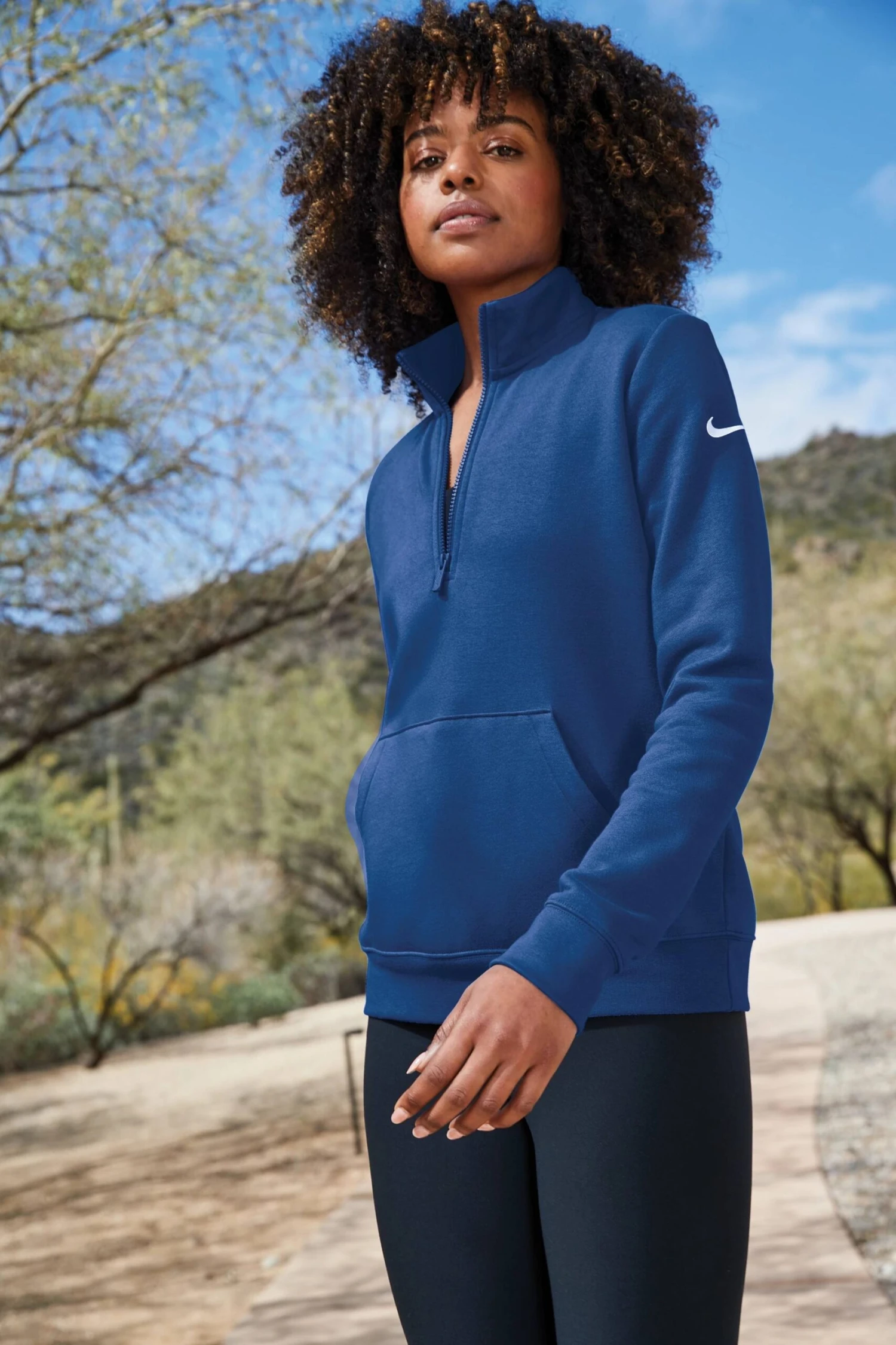 OUTLET-Nike Ladies Club Fleece Sleeve Swoosh 2 OUTLET-Nike Ladies Club Fleece Sleeve Swoosh - Image 2