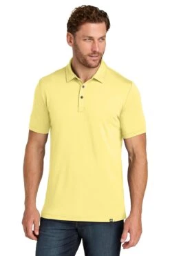 TravisMathew Glenview Solid Polo 31 TravisMathew Glenview Solid Polo -Thread Logic Store TMA41461 paleyellow model front